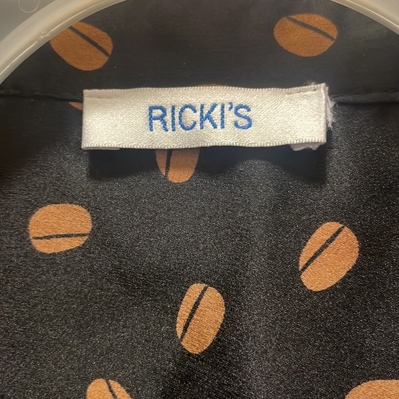 Beautiful soft blouse - Picture 2 of 4